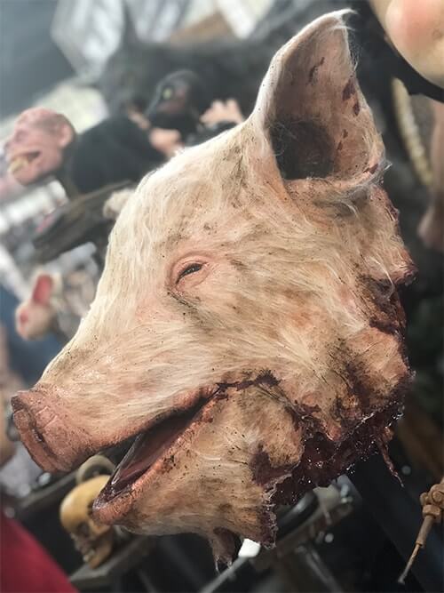 Monster Palooza（モンスター パルーザ）で展示されていたホラーの定番、豚の頭